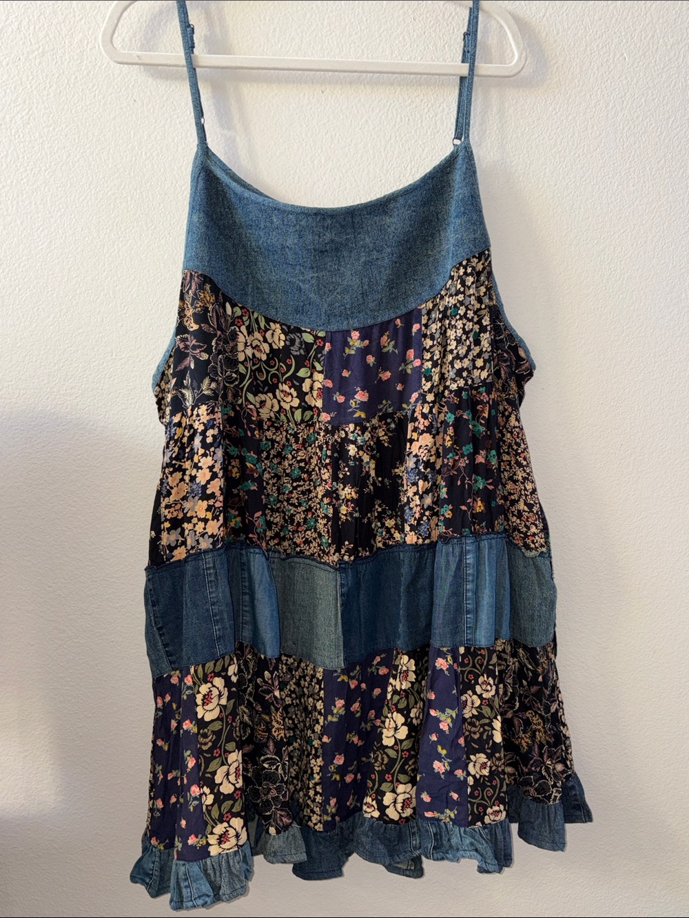 Patchwork Denim and Floral Spaghetti-Strap Cami Dress - Blue